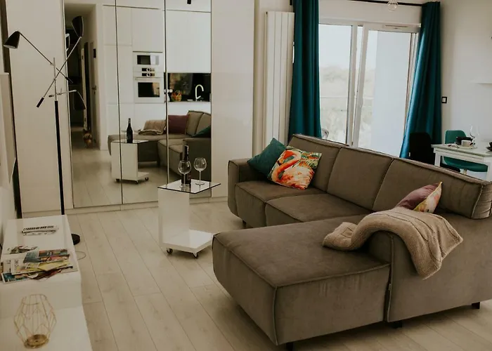 Ng New Gardens Apartment